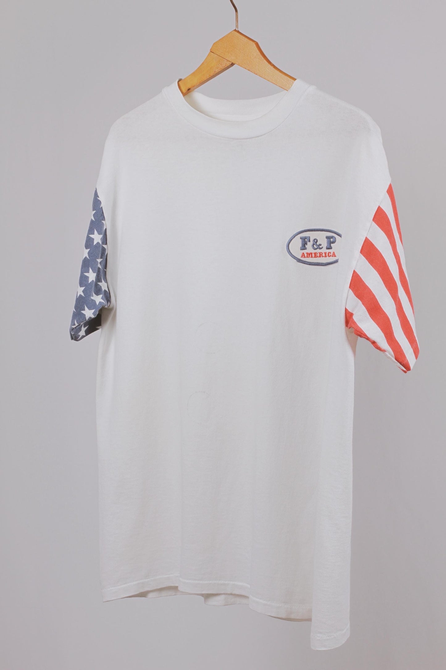 Vintage USA Flag Sleeve F&P America T-Shirt Stars and Stripes Patriotic Tee Single Stitch